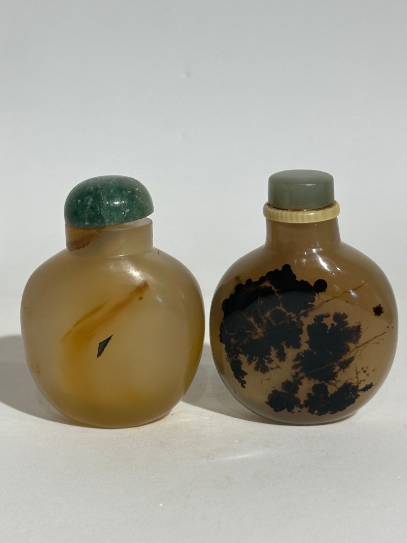 清十九世紀 水藻瑪瑙、纏絲瑪瑙、影瑪瑙鼻煙壺四件 | FOUR AGATE SNUFF BOTTLES - 图35