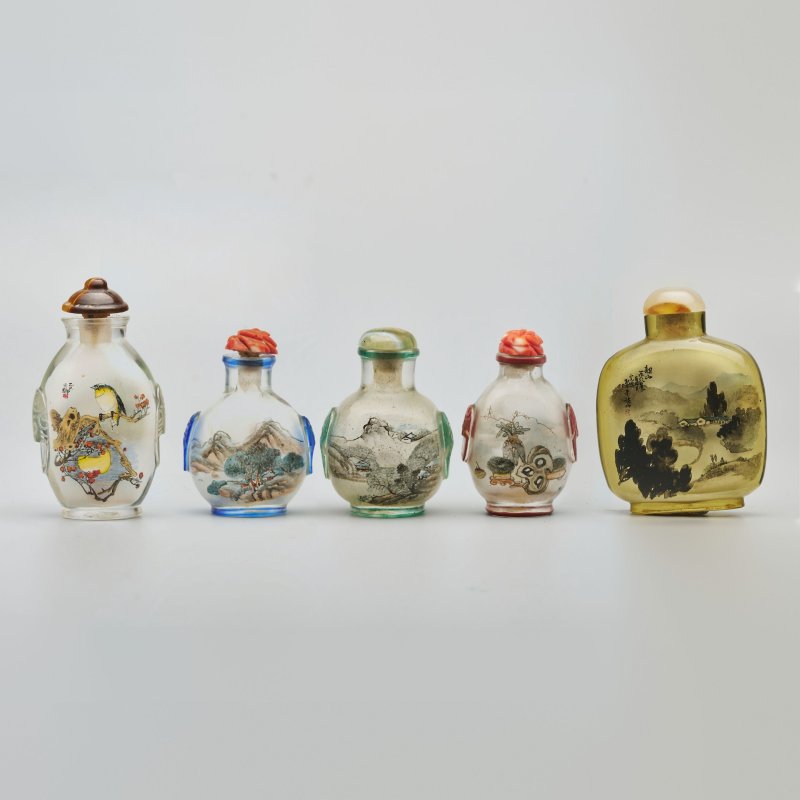 二十世紀中期 玻璃内畫鼻烟壺五件 | FIVE INSIDE PAINTED GLASS SNUFF BOTTLES