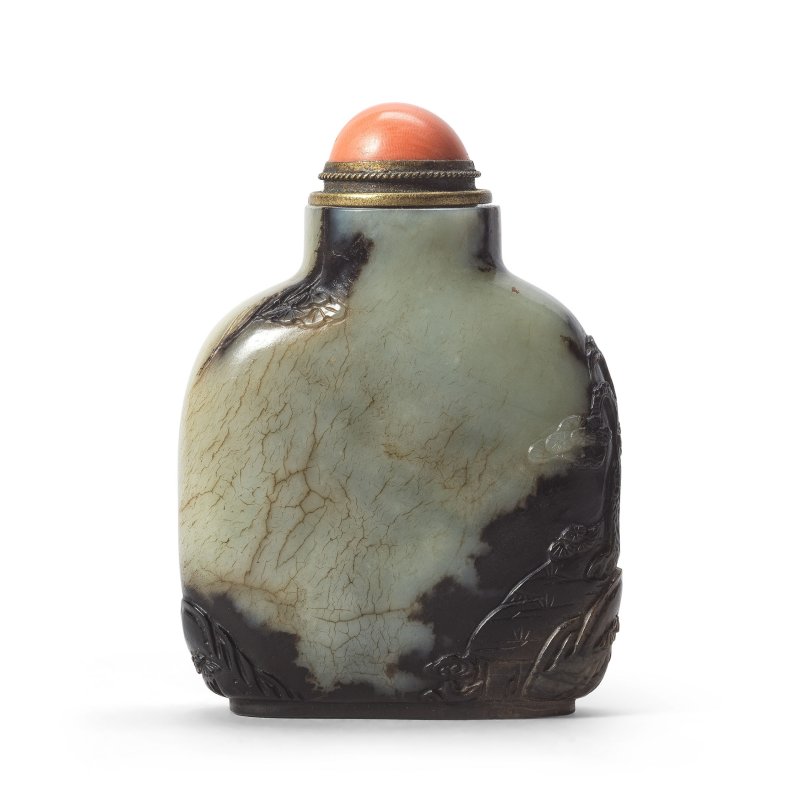 清 一七六零至一八二零年 黑玉雕士大夫圖鼻烟壺 | A BLACK AND PALE GREEN JADE SNUFF BOTTLE - 图2