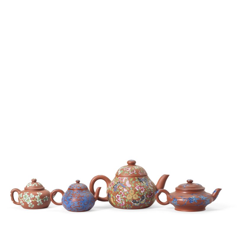 清 花卉紋宜興茶壺四件 | FOUR ENAMELLED YIXING TEAPOTS - 图4