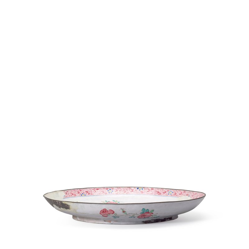清雍正 畫琺琅花卉紋盤 | A LARGE PAINTED ENAMEL 'FLORAL' DISH - 图3
