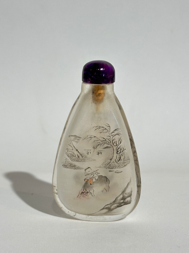 周樂元（款） 玻璃內畫⌈山水人物⌋鼻煙壺 一八九二年作 | AN INSIDE PAINTED GLASS 'FIGURAL LANDSCAPE' SNUFF BOTTLE - 图9