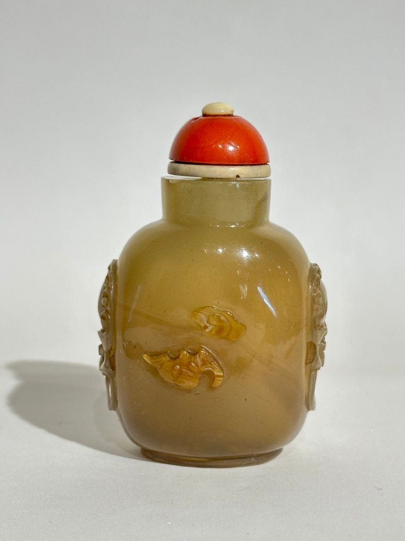 清十九世紀 玻璃仿瑪瑙花卉紋鼻煙壺 | A GLASS SNUFF BOTTLE IMITATING AGATE - 图8