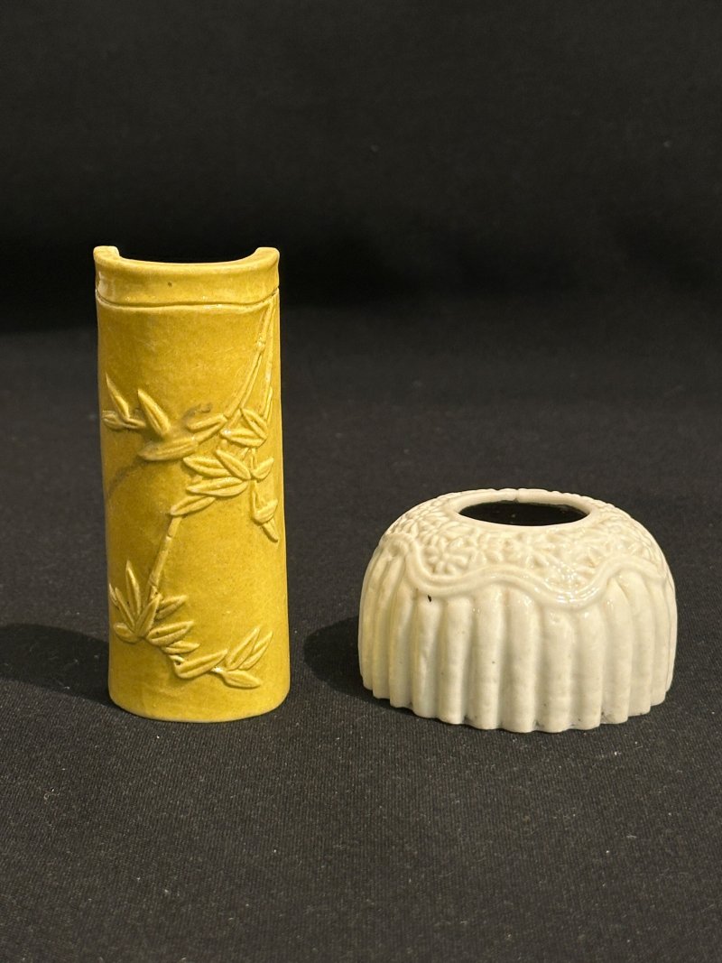 十九世紀至二十世紀上半葉 瓷文房五件 （鯉魚筆擱）朝鮮 | FIVE CERAMIC SCHOLAR'S OBJECTS - 图2