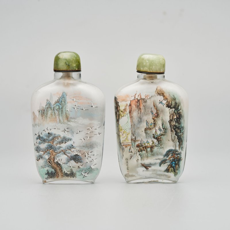 桃江作 玻璃內畫「晨歸」、「百鶴圖」鼻煙壺二件 一九七零年代 | TWO INSIDE PAINTED GLASS SNUFF BOTTLES - 图10