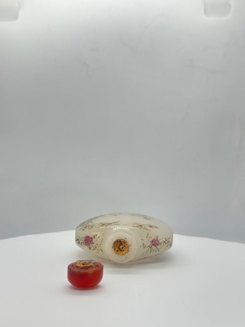 民國 涅白玻璃胎畫琺瑯⌈鍾馗⌋鼻煙壺 | A FAMILLE ROSE ENAMELLED MILKY GLASS 'ZHONG KUI' SNUFF BOTTLE - 图4