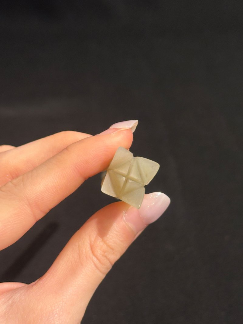 清十九世紀 青白玉耳挖簪、花頭簪二枚 | TWO GREENISH WHITE JADE HAIR PINS - 图11
