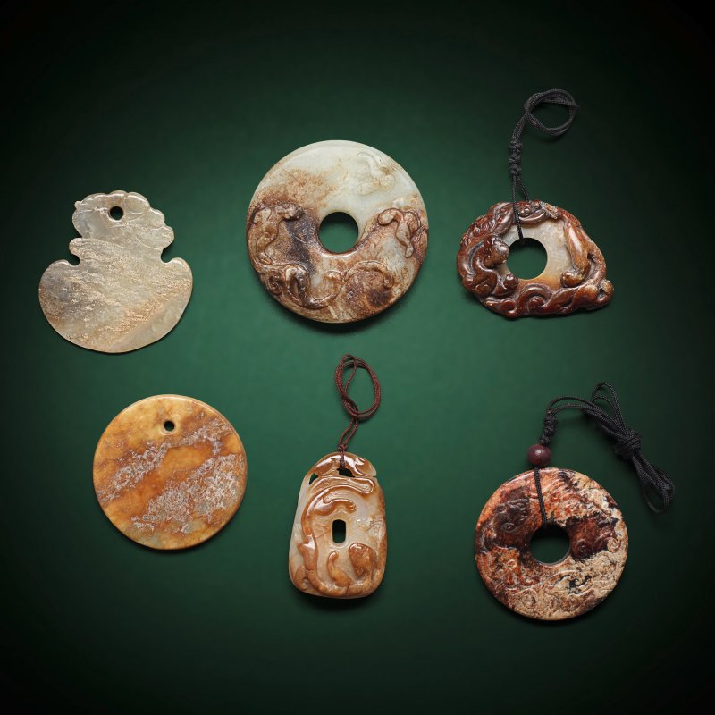 二十世紀 仿古玉牌一組六件 | A GROUP OF SIX ARCHAISTIC JADE PLAQUES