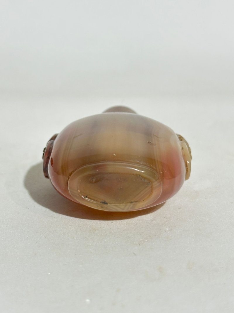 清十九世紀 水藻瑪瑙、纏絲瑪瑙、影瑪瑙鼻煙壺四件 | FOUR AGATE SNUFF BOTTLES - 图20