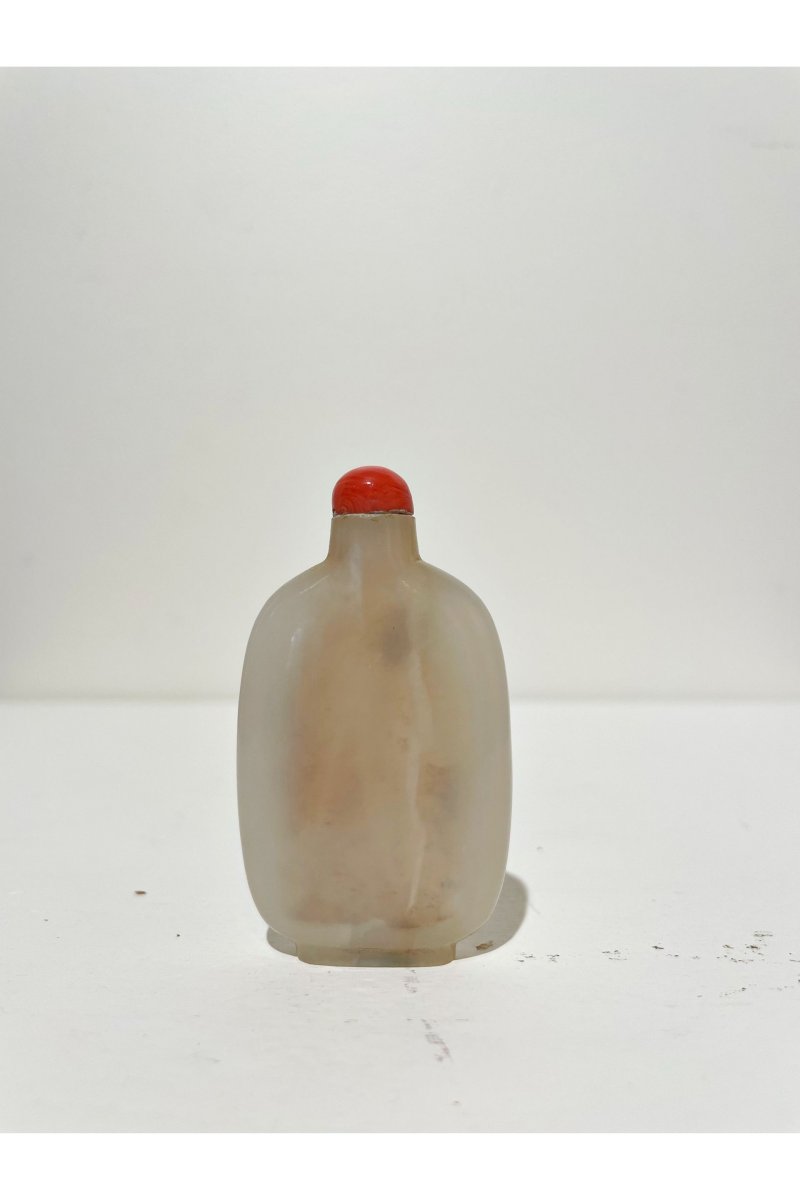 清十九世紀 白玉素紋鼻烟壺 | A WHITE JADE SNUFF BOTTLE - 图4