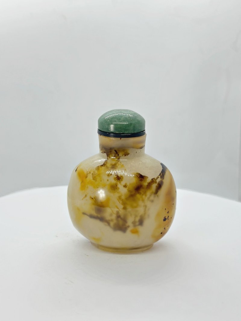 清十九世紀 影瑪瑙鼻煙壺 | A SHADOW AGATE SNUFF BOTTLE - 图6