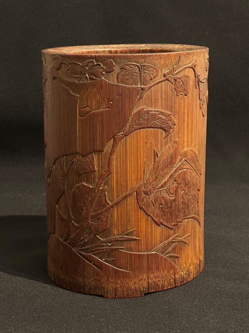 民國 竹雕蟈蟈桑葉紋筆筒 | A BAMBOO 'FLORAL' BRUSH POT - 图7