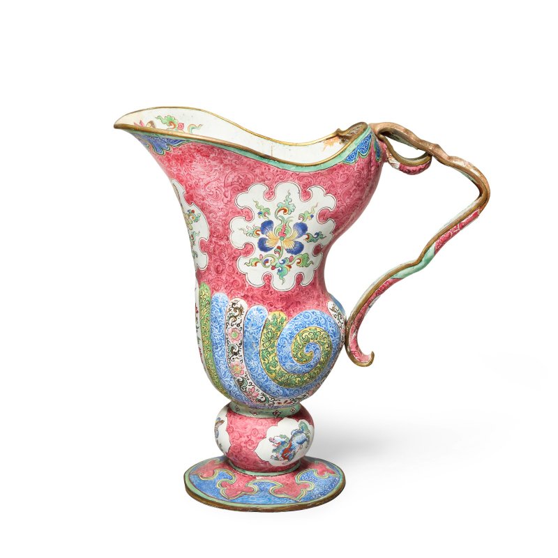 清乾隆 胭脂紅地畫琺琅水罐 | A RUBY-GROUND PAINTED ENAMEL BARBER'S JUG - 图1