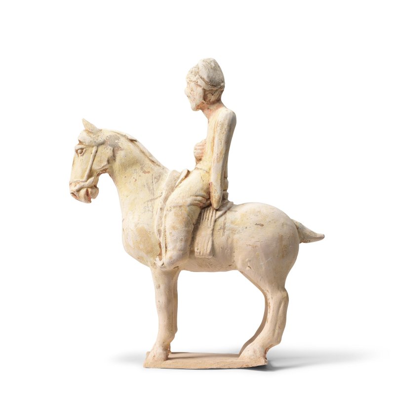 唐 彩繪騎馬俑 | A PAINTED POTTERY EQUESTRIAN FIGURE - 图2