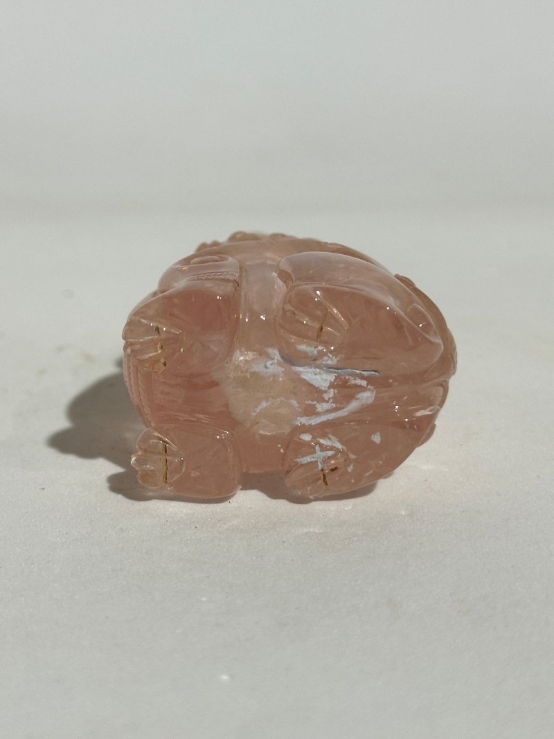 晚清 粉晶⌈麒麟⌋鼻煙壺 | A ROSE QUARTZ 'QILIN' SNUFF BOTTLE - 图5