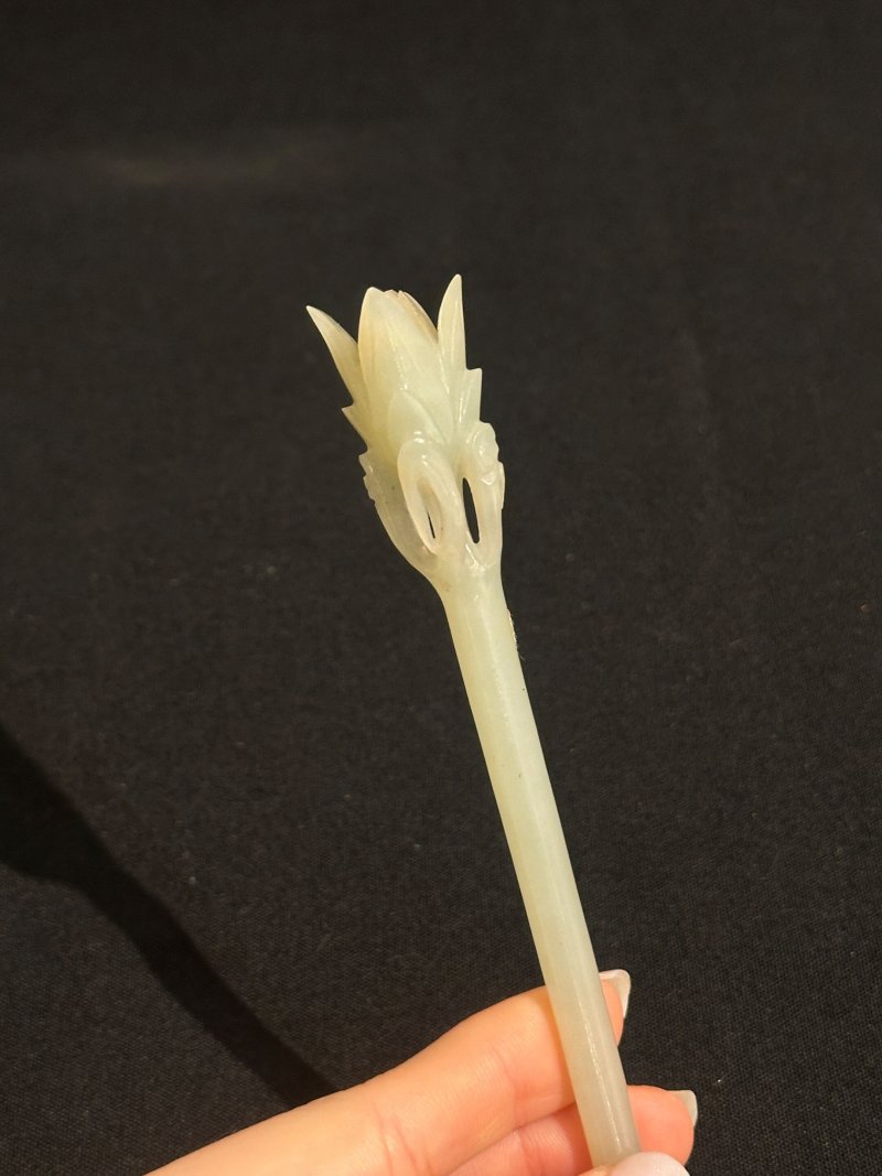 清十九世紀 青白玉耳挖簪、花頭簪二枚 | TWO GREENISH WHITE JADE HAIR PINS - 图12