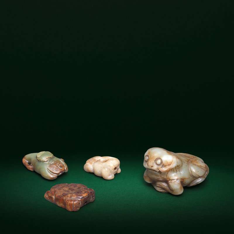 清及更晚 玉雕蟾蜍一組四件 | A GROUP OF FOUR JADE CARVINGS OF FROGS