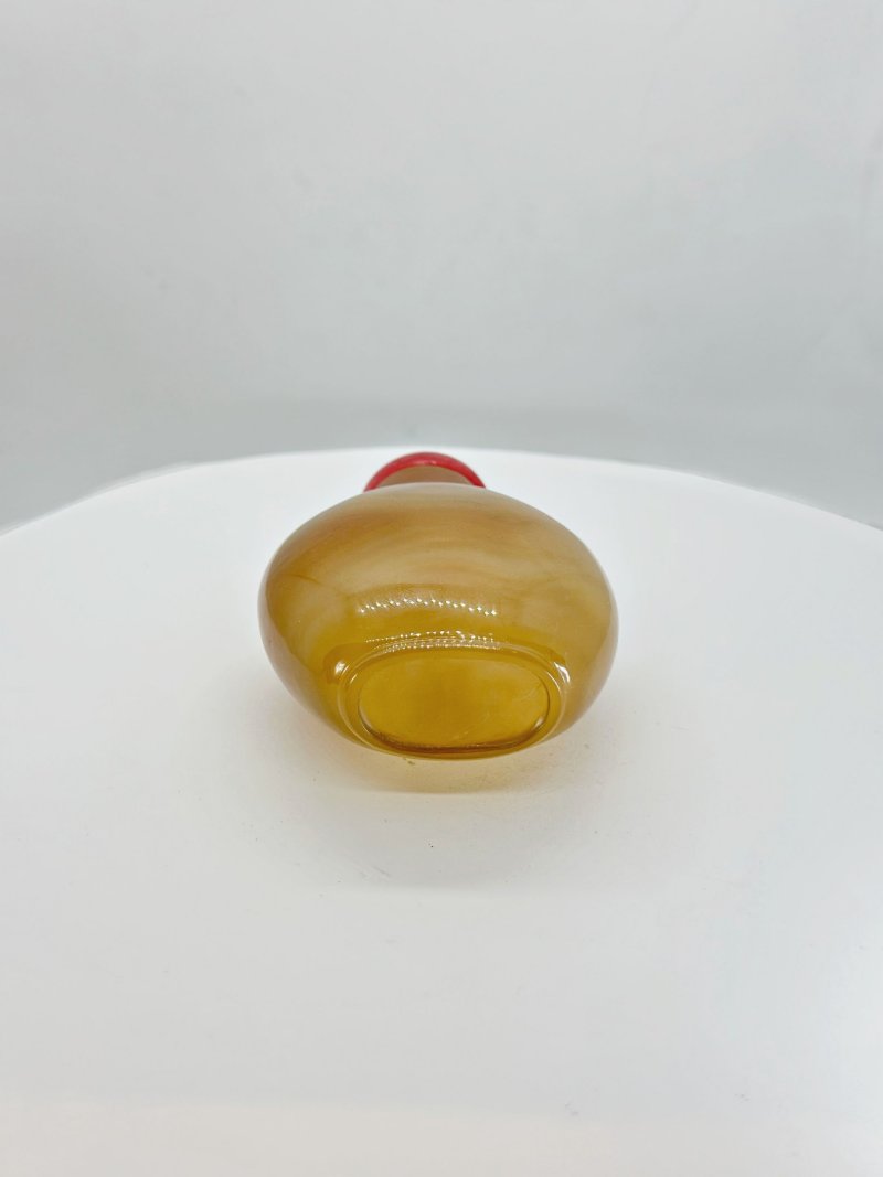 清十九世紀 瑪瑙鼻煙壺 | A CHALCEDONY AGATE SNUFF BOTTLE - 图3