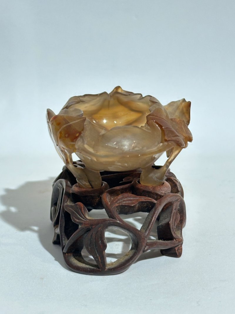 十九/二十世紀 瑪瑙花卉形洗 及座 | AN AGATE 'FLORAL' WASHER - 图8