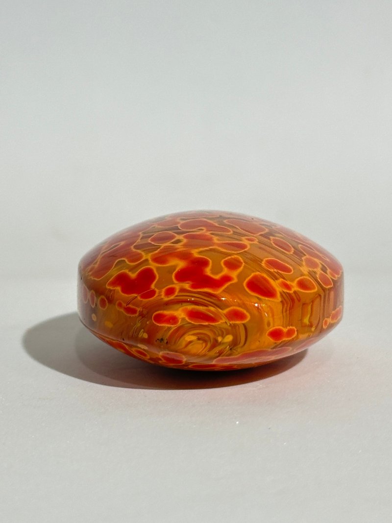 清十九世紀 玻璃胎仿雄黃鼻煙壺 | A GLASS SNUFF BOTTLE IMITATING REALGAR - 图5
