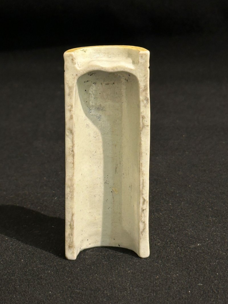 十九世紀至二十世紀上半葉 瓷文房五件 （鯉魚筆擱）朝鮮 | FIVE CERAMIC SCHOLAR'S OBJECTS - 图5