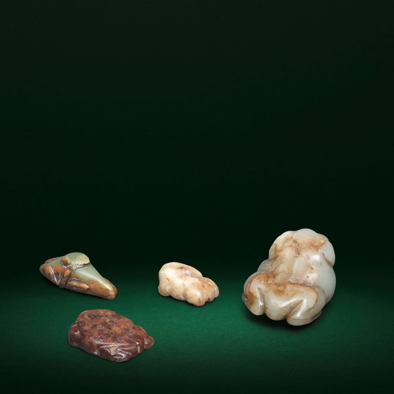 清及更晚 玉雕蟾蜍一組四件 | A GROUP OF FOUR JADE CARVINGS OF FROGS - 图2