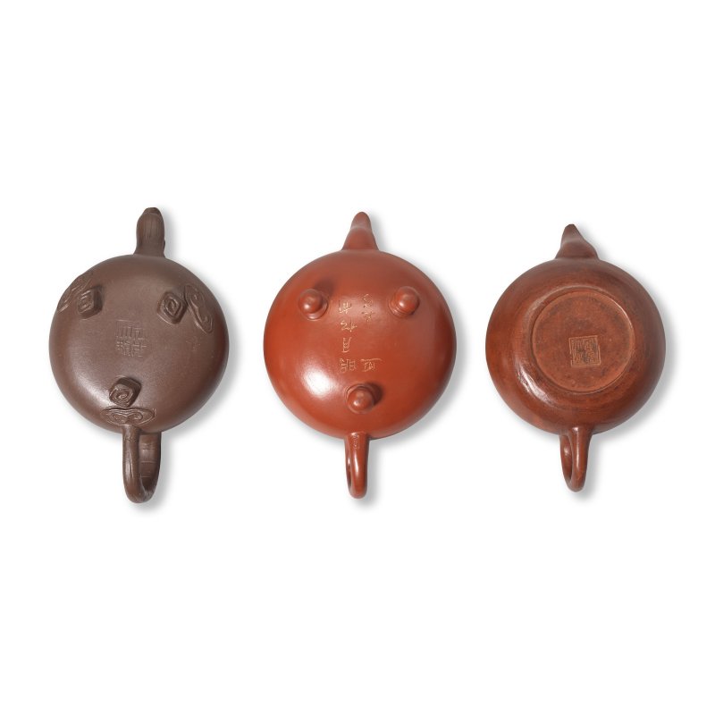 清及二十世紀 宜興段泥壺一組七件 | A GROUP OF SEVEN YIXING TEAPOTS - 图2