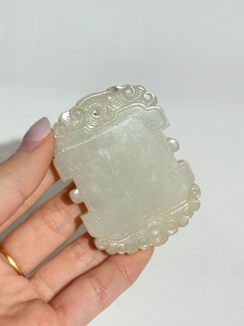 清十九世紀 白玉牌 及座 | A WHITE JADE PLAQUE - 图3