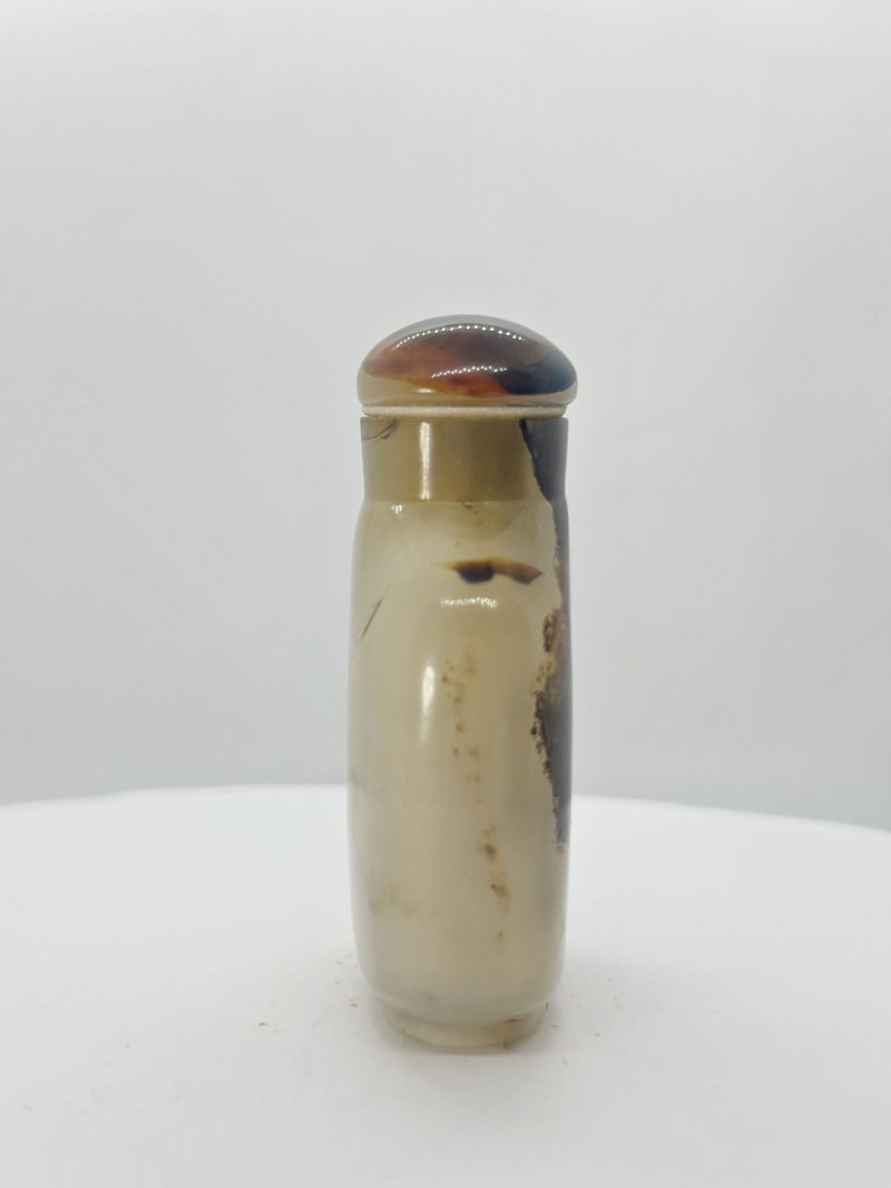 晚清至民國 影瑪瑙⌈金鷄報曉⌋鼻煙壺 | A SHADOW AGATE 'COCKEREL AND SUN' SNUFF BOTTLE - 图5