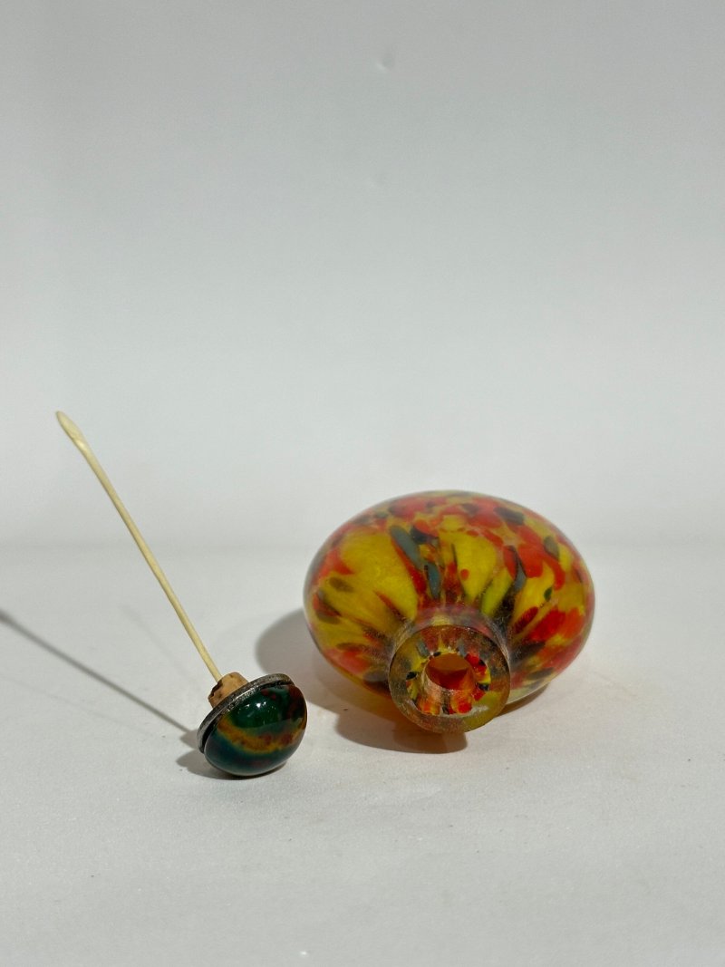 十九世紀 玻璃鼻煙壺五件 | FIVE GLASS SNUFF BOTTLES - 图8