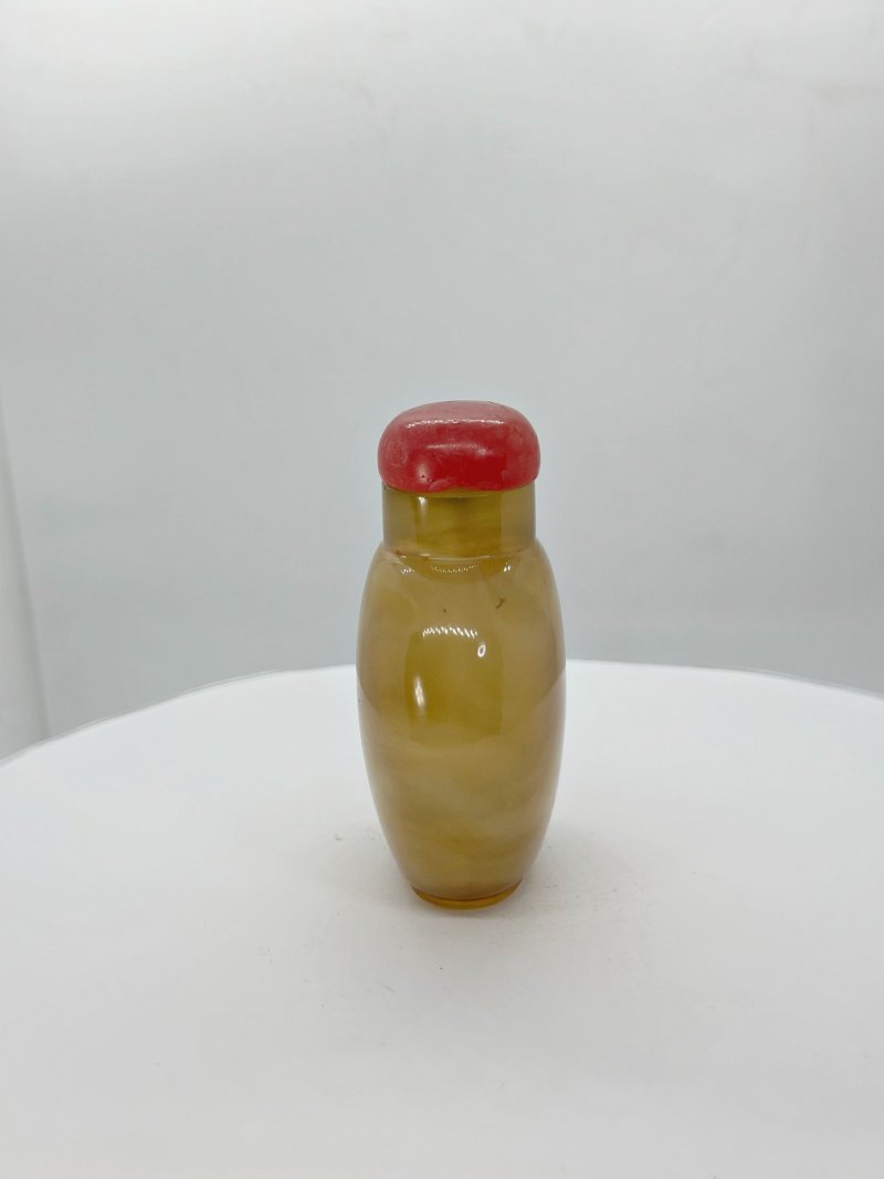 清十九世紀 瑪瑙鼻煙壺 | A CHALCEDONY AGATE SNUFF BOTTLE - 图4
