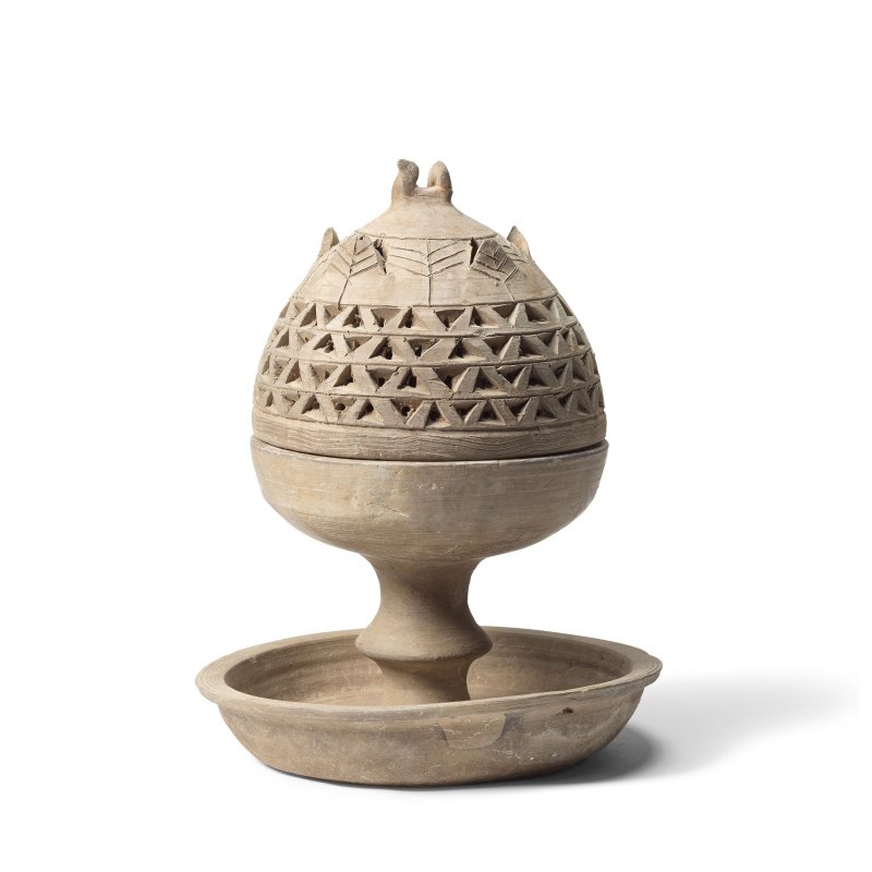西漢 灰陶博山爐 | A GREY POTTERY INCENSE BURNER AND COVER, BOSHANLU