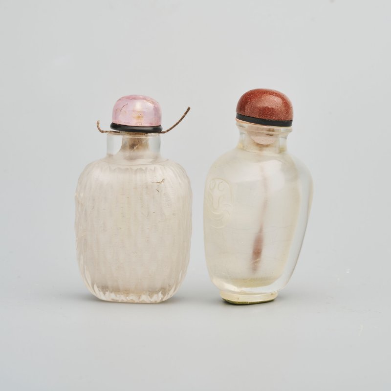 清十九世紀 水晶鼻煙壺二件 | TWO ROCK CRYSTAL SNUFF BOTTLES - 图1