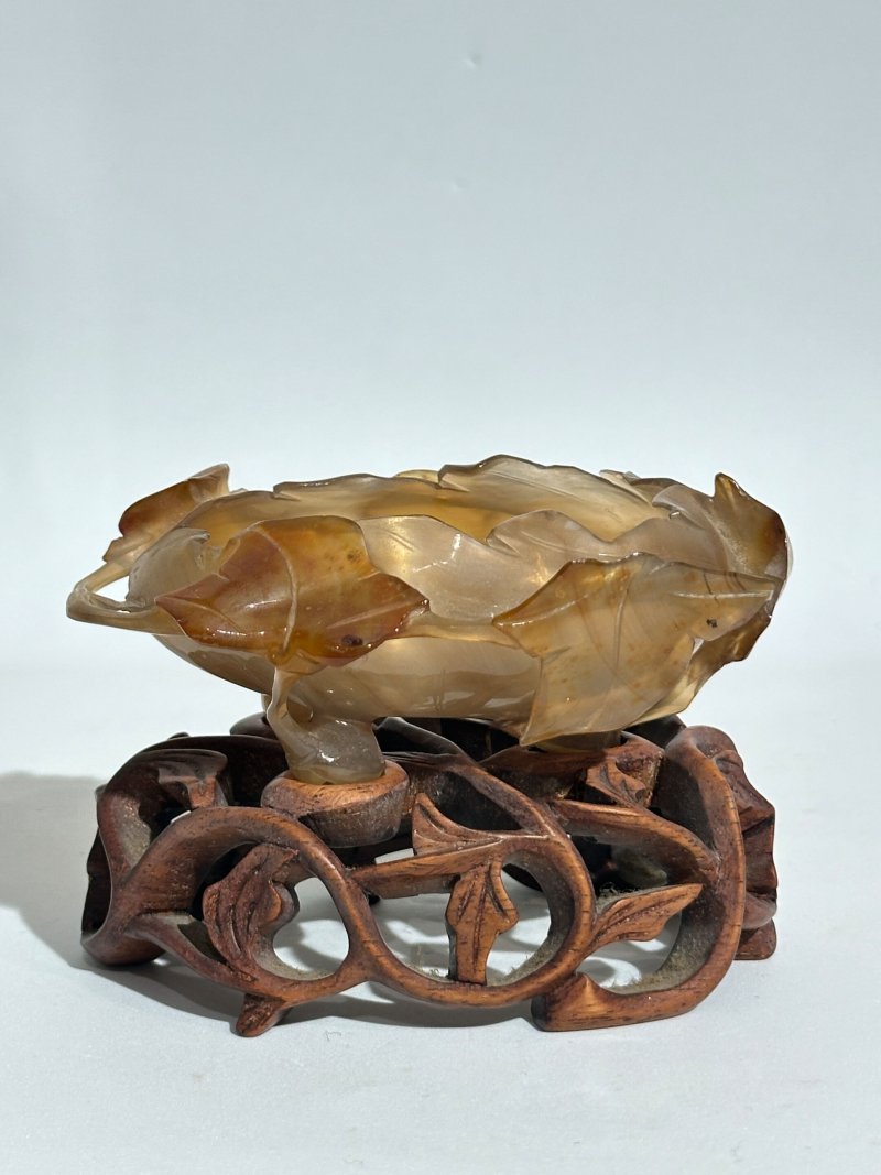十九/二十世紀 瑪瑙花卉形洗 及座 | AN AGATE 'FLORAL' WASHER - 图9