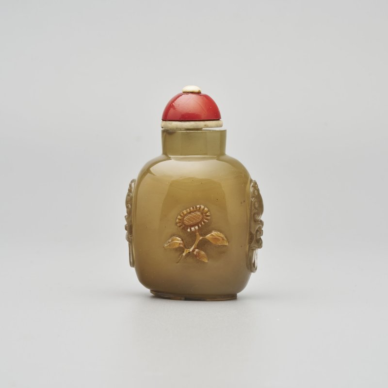 清十九世紀 玻璃仿瑪瑙花卉紋鼻煙壺 | A GLASS SNUFF BOTTLE IMITATING AGATE - 图12