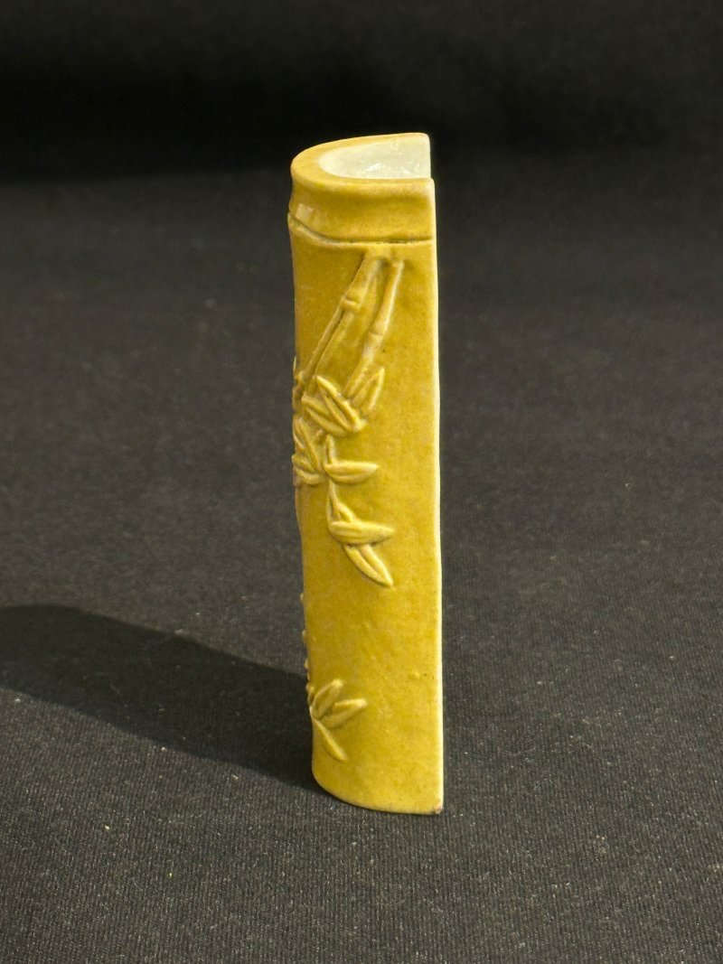 十九世紀至二十世紀上半葉 瓷文房五件 （鯉魚筆擱）朝鮮 | FIVE CERAMIC SCHOLAR'S OBJECTS - 图6