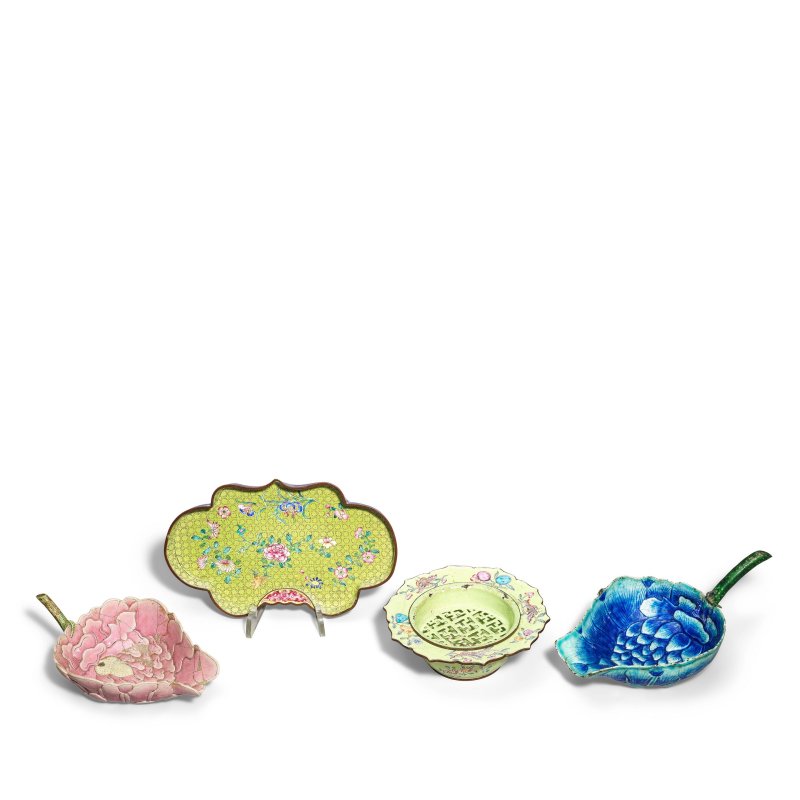 十八/十九世紀 畫琺琅及彩瓷一組 | A COLLECTION OF PAINTED ENAMEL AND ENAMELLED ITEMS - 图1