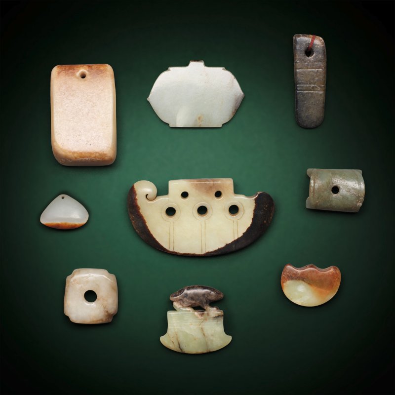 或明及更晚 玉雕及珮一組九件 | A GROUP OF NINE JADE CARVINGS AND PENDANTS