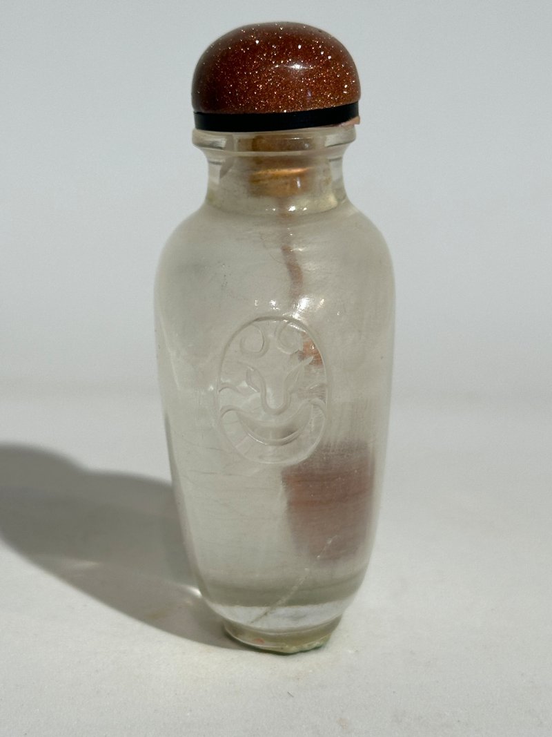 清十九世紀 水晶鼻煙壺二件 | TWO ROCK CRYSTAL SNUFF BOTTLES - 图2