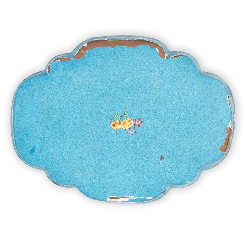 清乾隆 粉紅地畫琺琅海棠形盤 | A PAINTED ENAMEL PINK-GROUND QUATREFOIL DISH - 图2