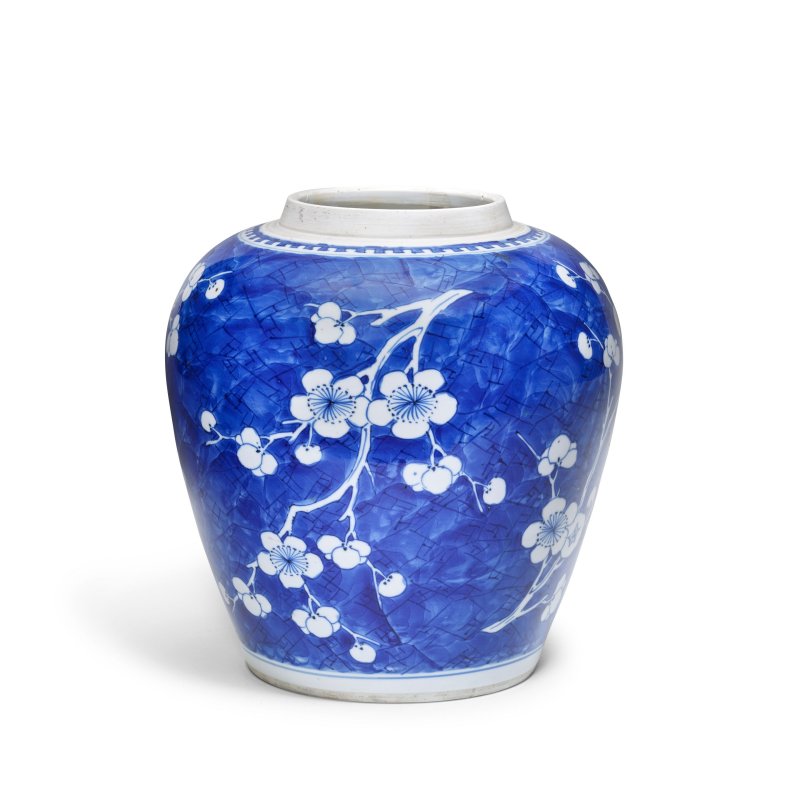 清康熙 青花冰梅紋罐 | A BLUE AND WHITE 'PRUNUS' JAR