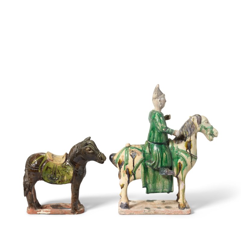 明 三彩騎馬俑及綠釉馬 | A SANCAI-GLAZED RIDER AND A GREEN-GLAZED HORSE - 图3