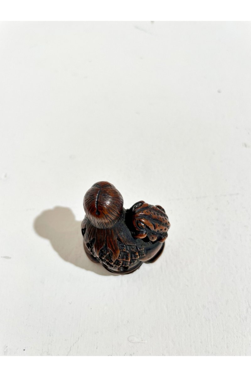 TWO BOXWOOD NETSUKE OF A MONK AND GAMA SENNIN - 图3