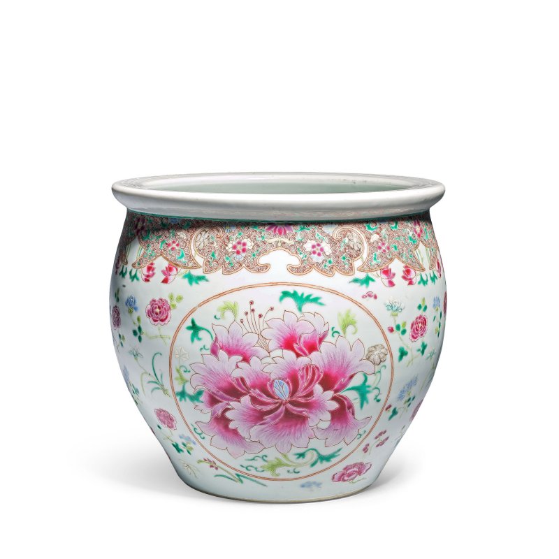 十九世紀 粉彩花卉紋花盆 | A FAMILLE ROSE 'FLORAL' JARDINIERE