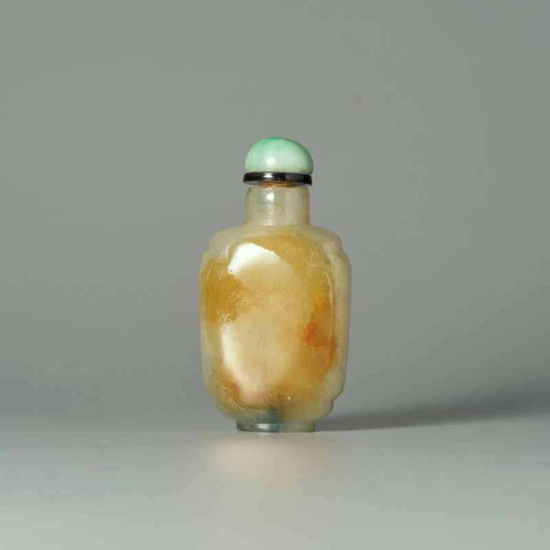 晚清 翡翠光素鼻煙壺、翡翠蓋 | A RUSSET AND GREEN JADEITE SNUFF BOTTLE - 图8