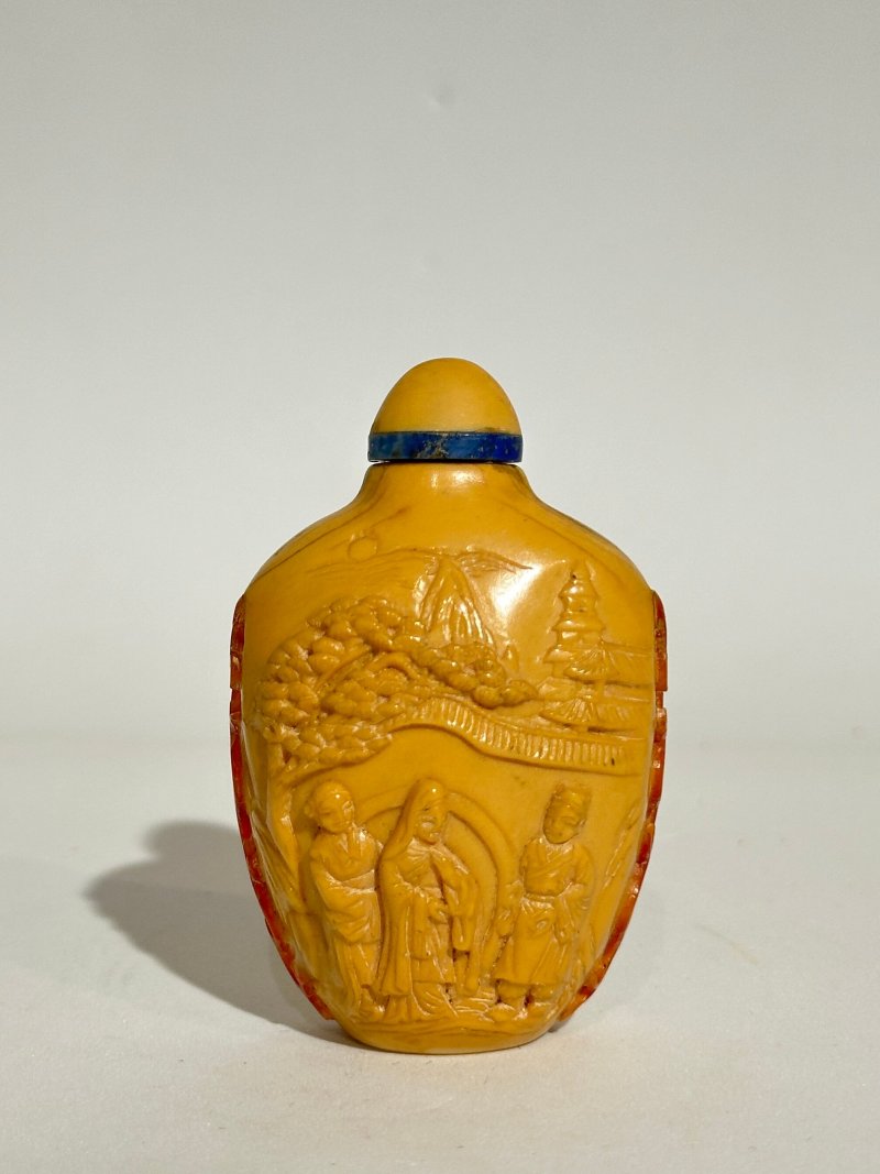 清咸豐 鶴頂紅詩文人物紋鼻煙壺 一八五二年作 | A HORNBILL 'FIGURES' SNUFF BOTTLE - 图8