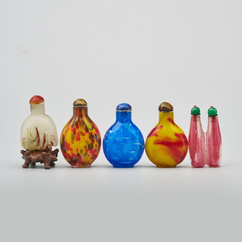 十九世紀 玻璃鼻煙壺五件 | FIVE GLASS SNUFF BOTTLES