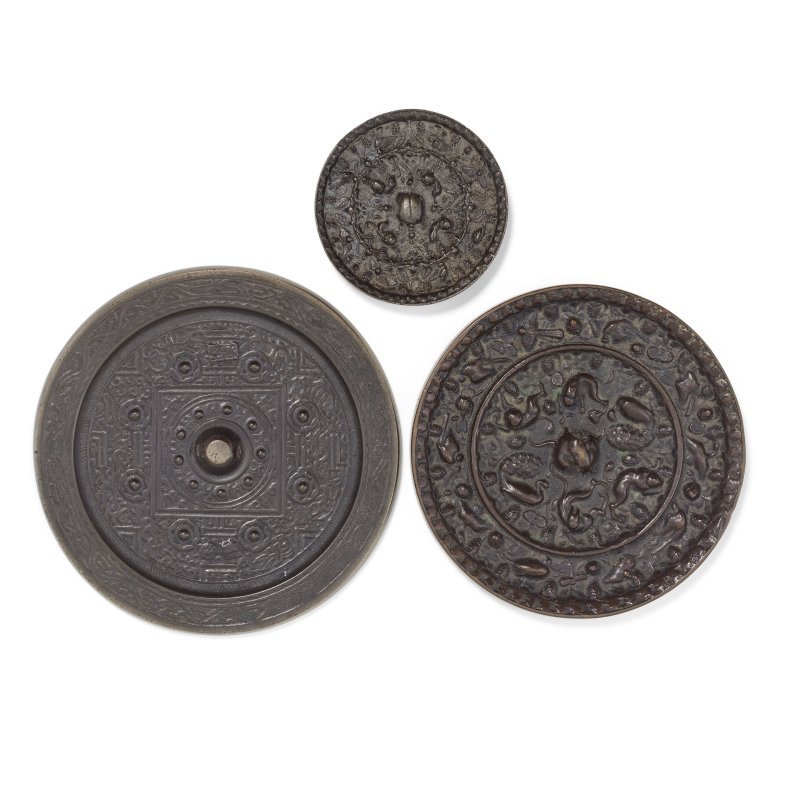 漢及唐 銅鏡一組三件 | A GROUP OF THREE BRONZE MIRRORS