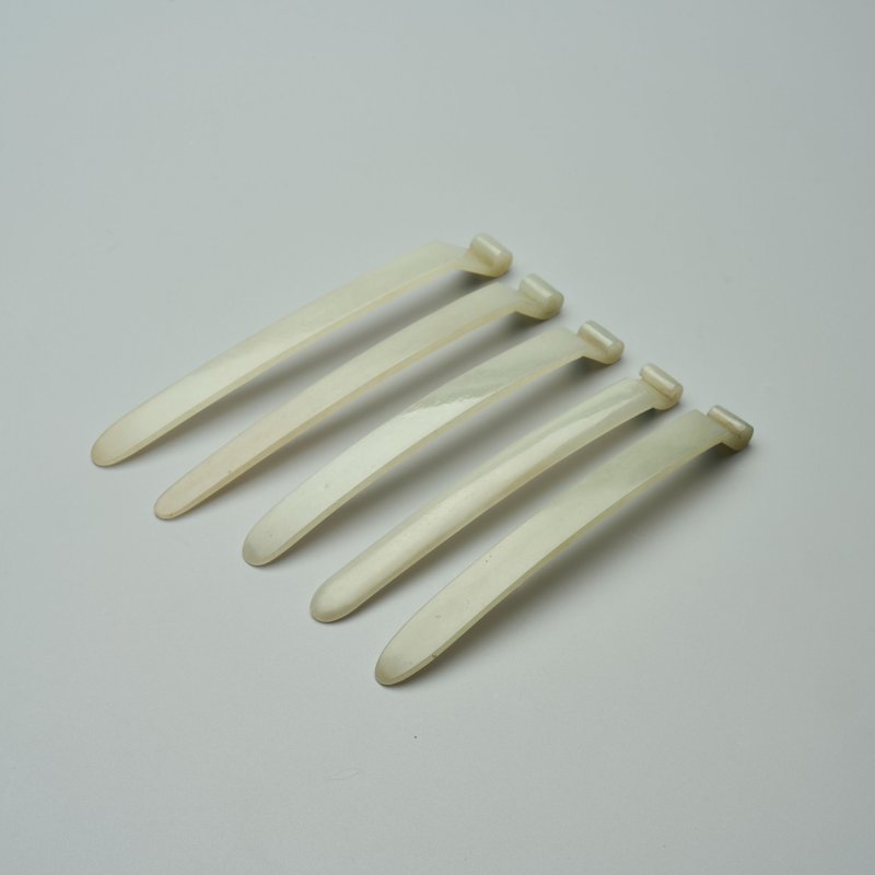 清 青白玉扁方五枚 | FIVE GREENISH WHITE JADE HAIR PINS, BIANFANG