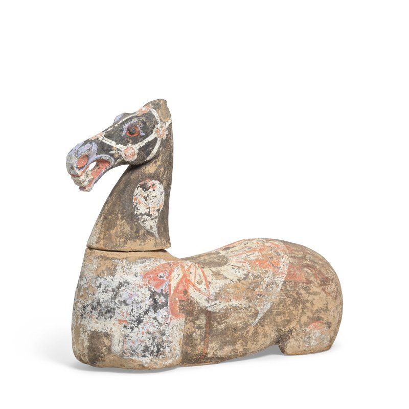 漢 陶臥馬 | A LARGE PAINTED POTTERY RECUMBENT HORSE - 图2